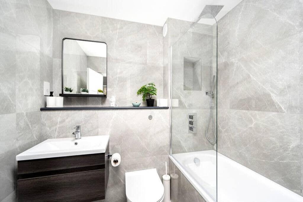 Charming Apartment In The Pleydell Estate 伦敦 外观 照片