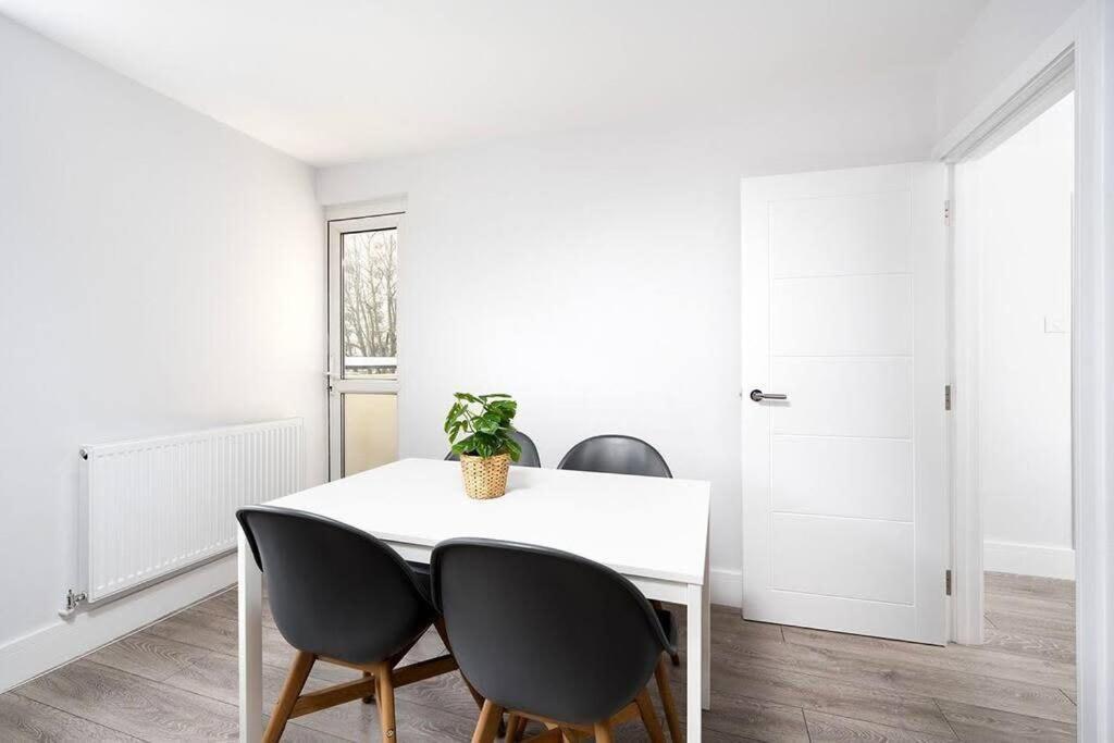 Charming Apartment In The Pleydell Estate 伦敦 外观 照片