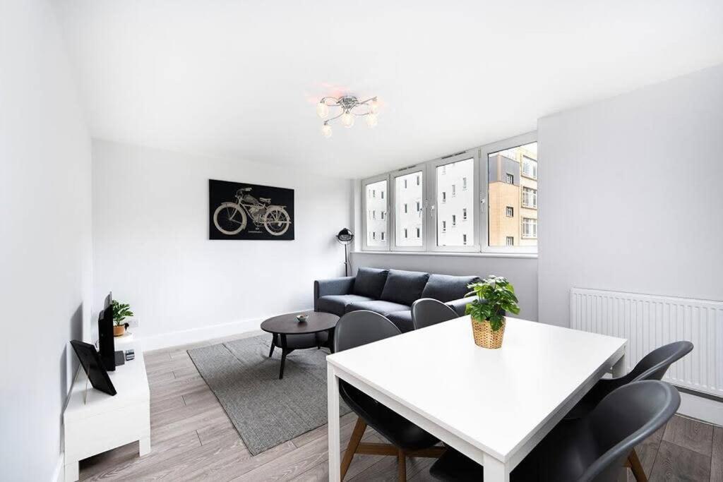 Charming Apartment In The Pleydell Estate 伦敦 外观 照片